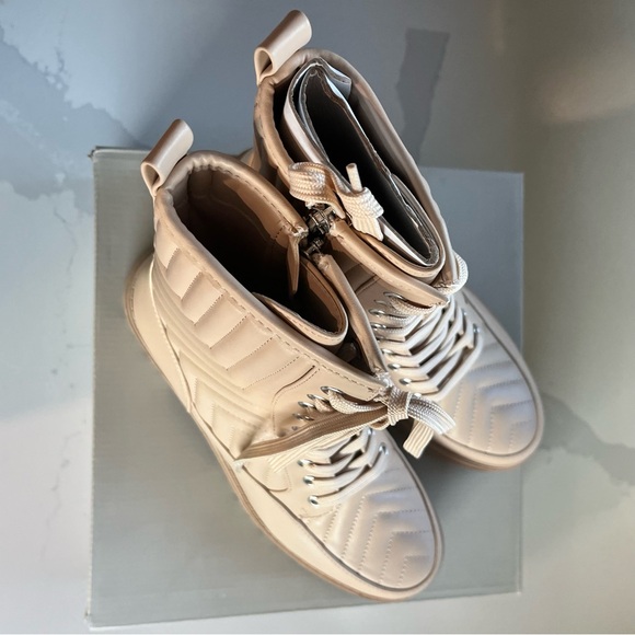 Marc Fisher Pierce Quilted Faux Leather Pierce Light Natural Combat Boot Sz 7.5 - Picture 13 of 14